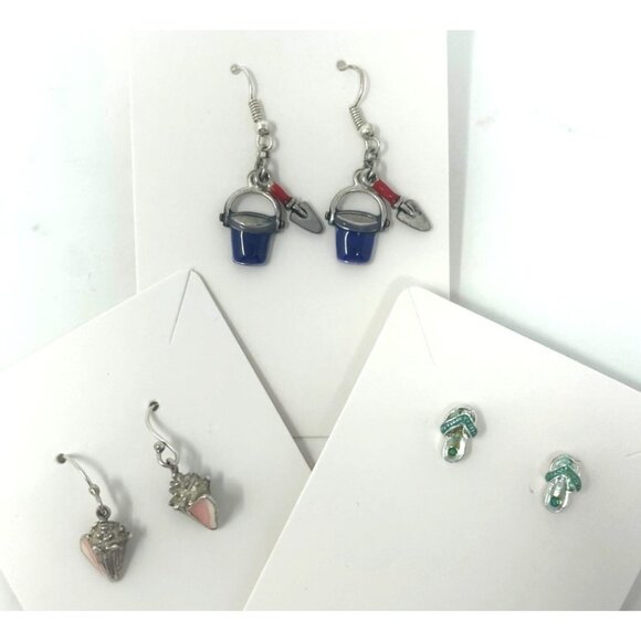 3 Pair of Earrings - Sand Bucket & Shoverl, Flip Flops, and Sea‎ Shell - Picture 1 of 7